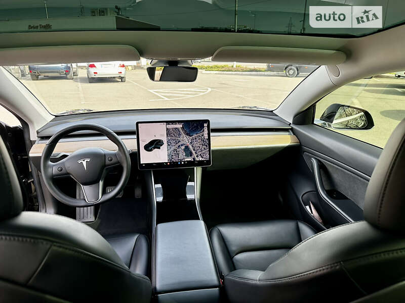Седан Tesla Model 3 2019 в Киеве
