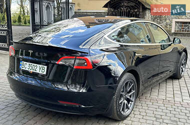 Седан Tesla Model 3 2018 в Львове