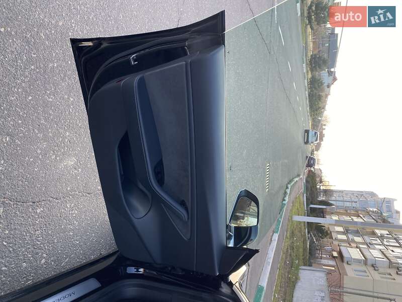 Седан Tesla Model 3 2019 в Одесі