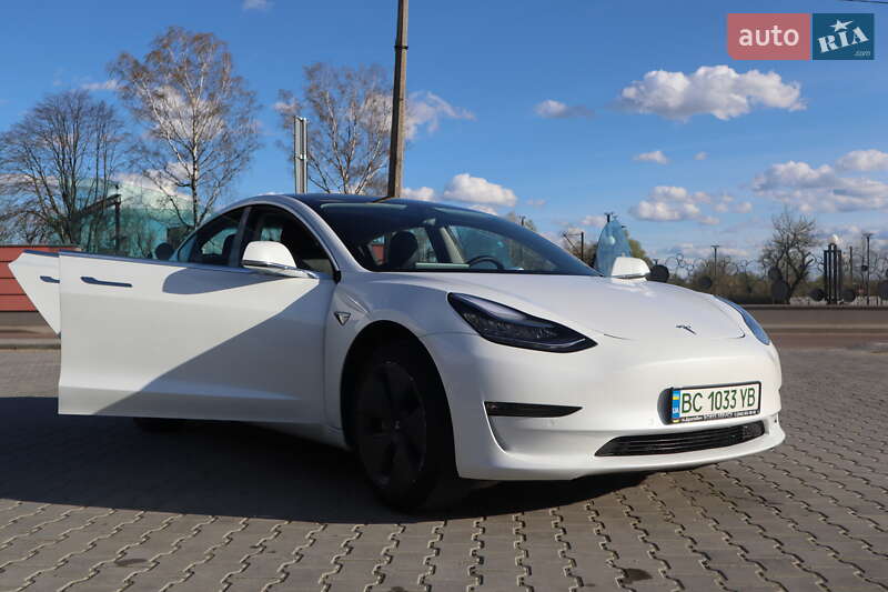 Седан Tesla Model 3 2020 в Дрогобыче