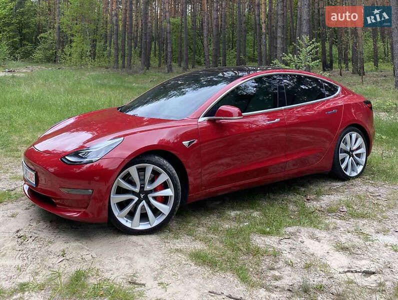 Седан Tesla Model 3 2018 в Киеве