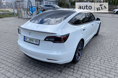 Седан Tesla Model 3 2020 в Львове