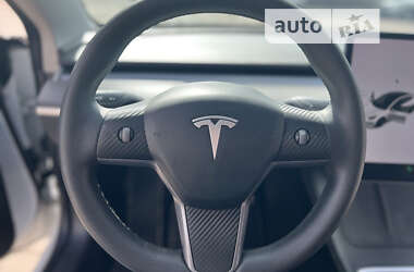 Седан Tesla Model 3 2020 в Львове