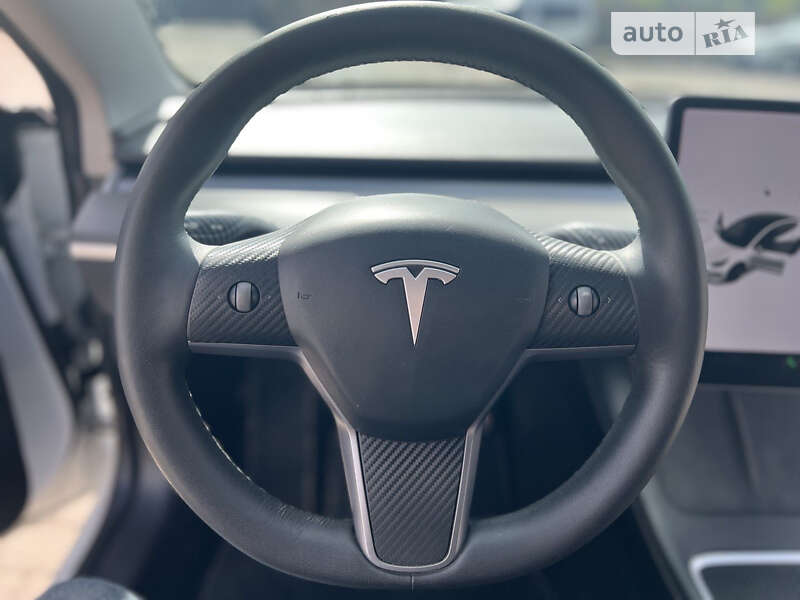 Седан Tesla Model 3 2020 в Львові