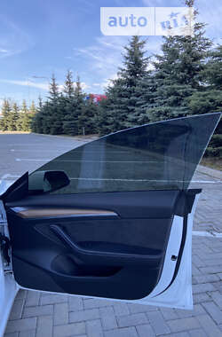 Седан Tesla Model 3 2023 в Харькове