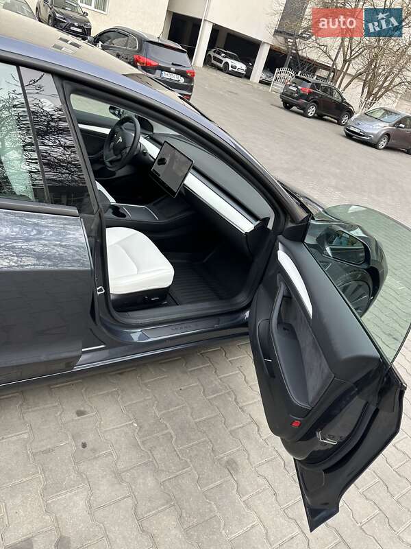 Седан Tesla Model 3 2021 в Одессе