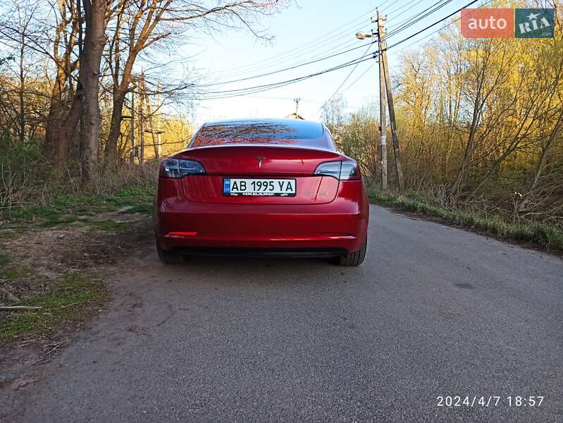 Седан Tesla Model 3 2019 в Виннице