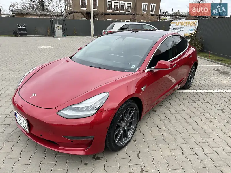 Седан Tesla Model 3 2018 в 