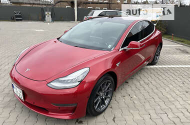 Седан Tesla Model 3 2018 в Черновцах