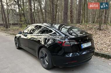 Седан Tesla Model 3 2019 в Львове