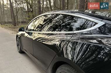 Седан Tesla Model 3 2019 в Львове