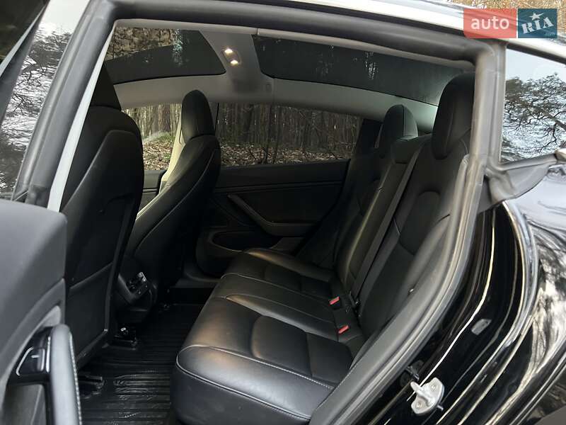 Седан Tesla Model 3 2019 в Львові фото 10 Седан Tesla Model 3 2019 в Львові