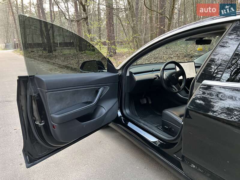 Седан Tesla Model 3 2019 в Львові фото 12 Седан Tesla Model 3 2019 в Львові