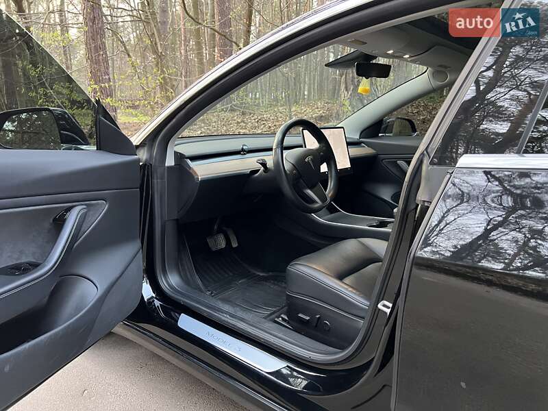 Седан Tesla Model 3 2019 в Львові фото 13 Седан Tesla Model 3 2019 в Львові