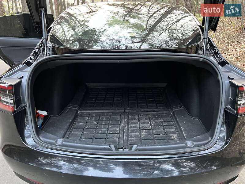 Седан Tesla Model 3 2019 в Львові фото 16 Седан Tesla Model 3 2019 в Львові