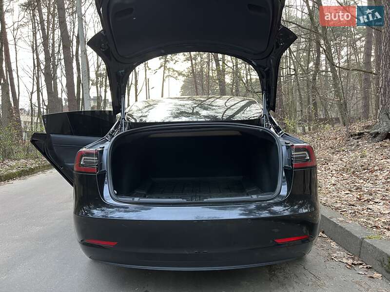 Седан Tesla Model 3 2019 в Львові фото 18 Седан Tesla Model 3 2019 в Львові