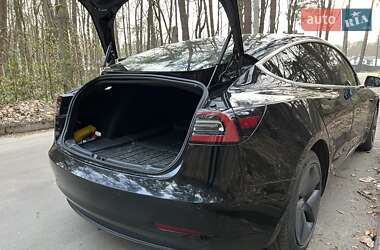 Седан Tesla Model 3 2019 в Львове