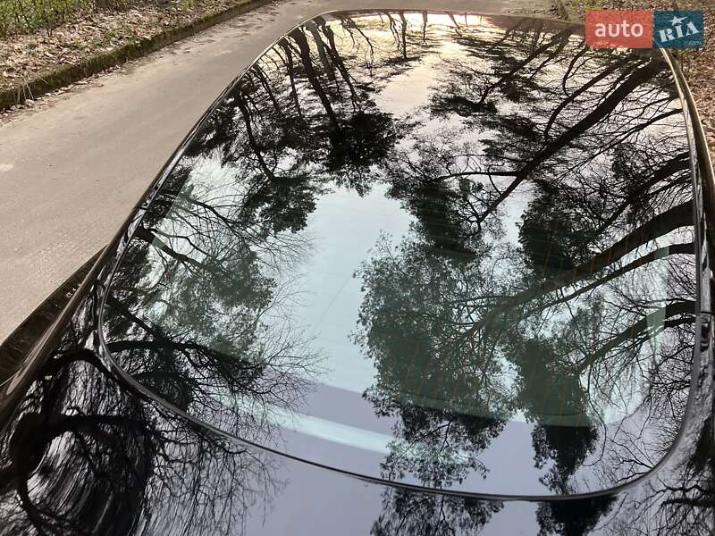 Седан Tesla Model 3 2019 в Львові