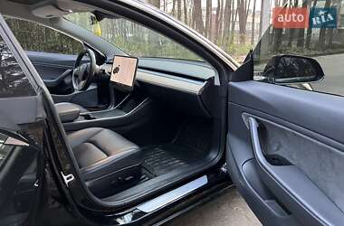 Седан Tesla Model 3 2019 в Львове