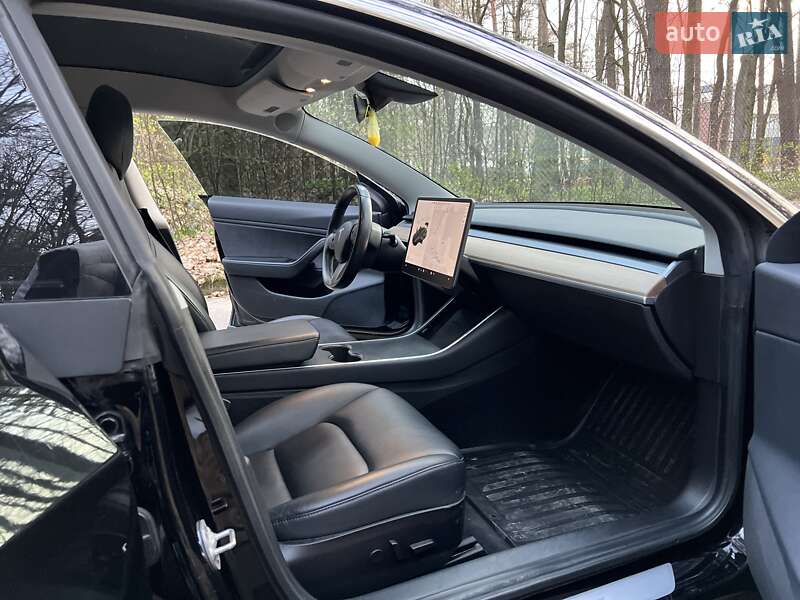 Седан Tesla Model 3 2019 в Львові фото 27 Седан Tesla Model 3 2019 в Львові