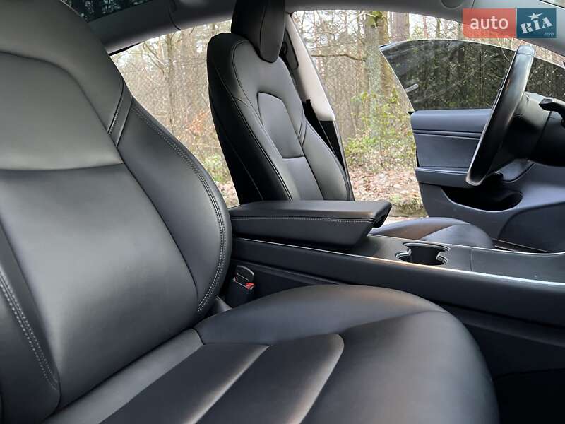 Седан Tesla Model 3 2019 в Львові фото 30 Седан Tesla Model 3 2019 в Львові