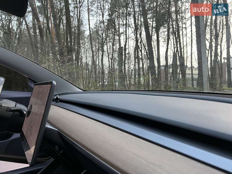 Седан Tesla Model 3 2019 в Львові фото 33 Седан Tesla Model 3 2019 в Львові