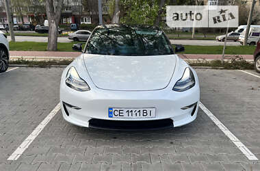 Седан Tesla Model 3 2020 в Черновцах