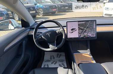 Седан Tesla Model 3 2021 в Львові