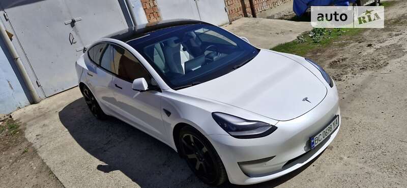 Седан Tesla Model 3 2019 в Черновцах
