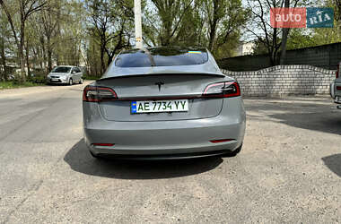 Седан Tesla Model 3 2021 в 