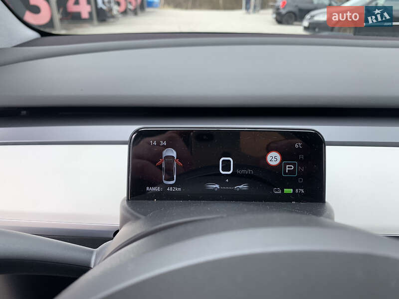 Седан Tesla Model 3 2021 в Львове