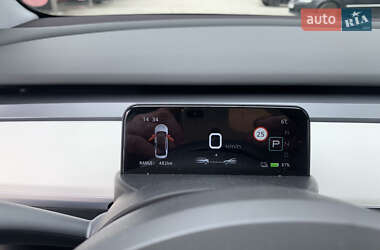 Седан Tesla Model 3 2021 в 