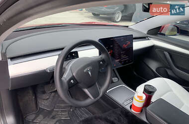 Седан Tesla Model 3 2021 в 