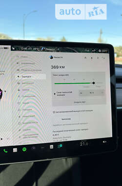 Седан Tesla Model 3 2021 в 