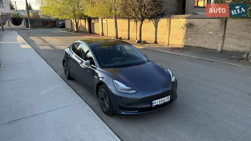 Седан Tesla Model 3 2020 в Киеве