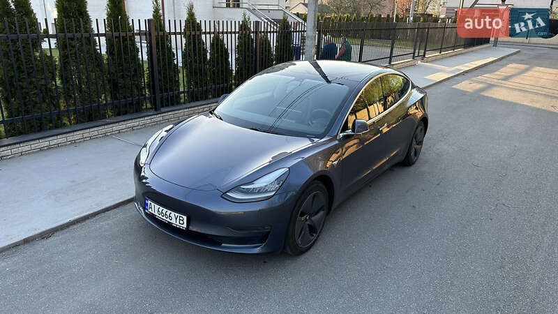 Седан Tesla Model 3 2020 в Киеве