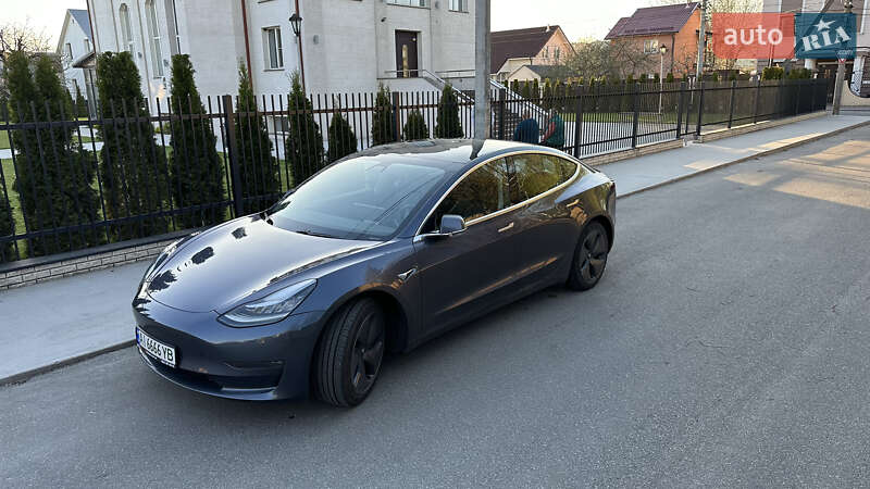 Седан Tesla Model 3 2020 в Киеве