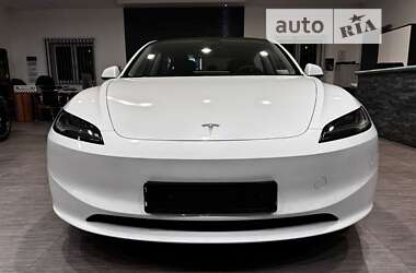 Седан Tesla Model 3 2024 в 