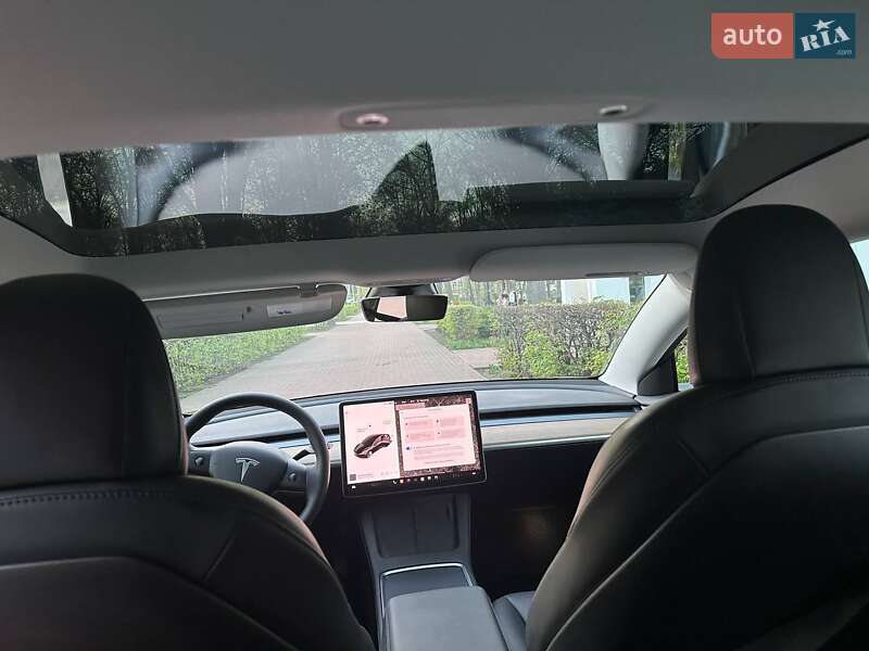 Седан Tesla Model 3 2022 в Києві