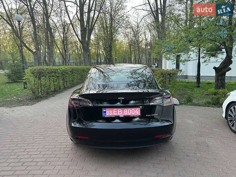 Седан Tesla Model 3 2022 в Києві