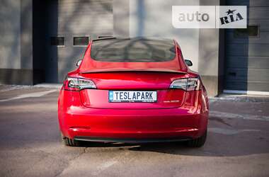 Седан Tesla Model 3 2021 в Киеве