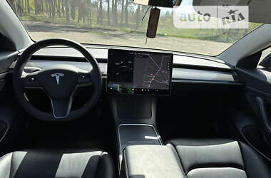 Седан Tesla Model 3 2021 в Катеринополе