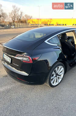 Седан Tesla Model 3 2019 в Киеве