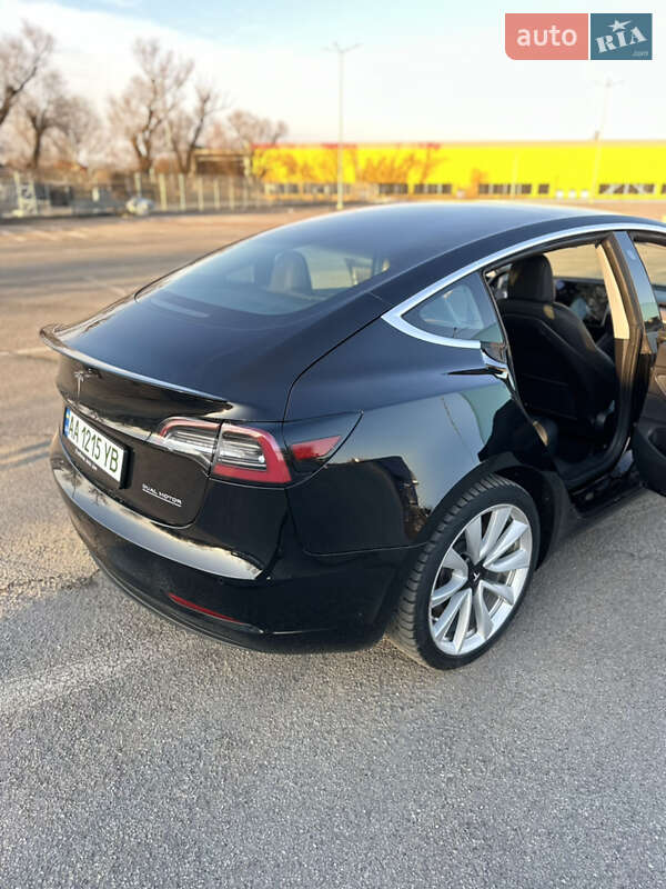 Седан Tesla Model 3 2019 в Киеве фото 6 Седан Tesla Model 3 2019 в Киеве