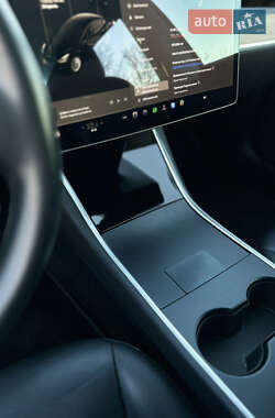 Седан Tesla Model 3 2019 в Киеве