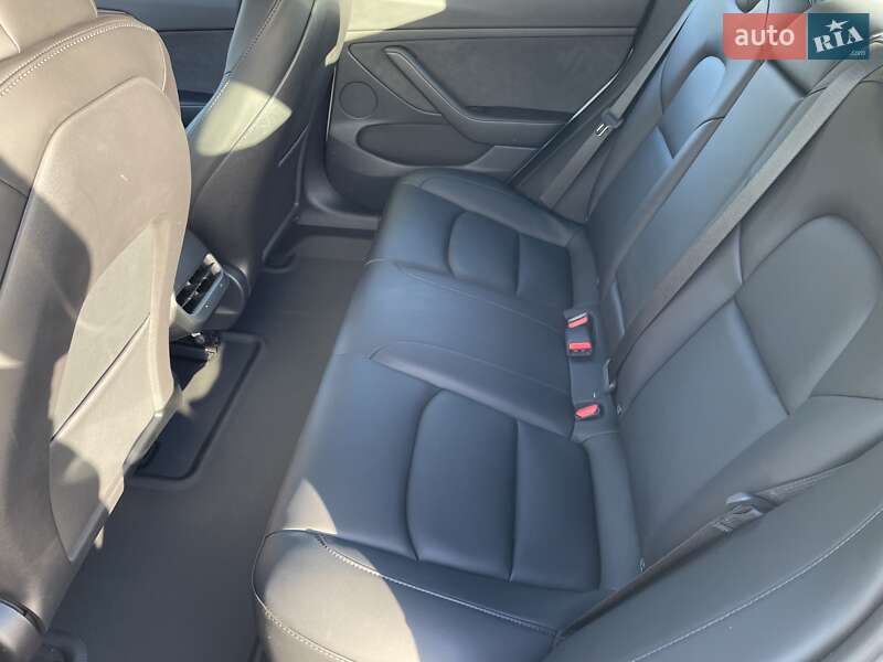 Седан Tesla Model 3 2021 в Кременчуге