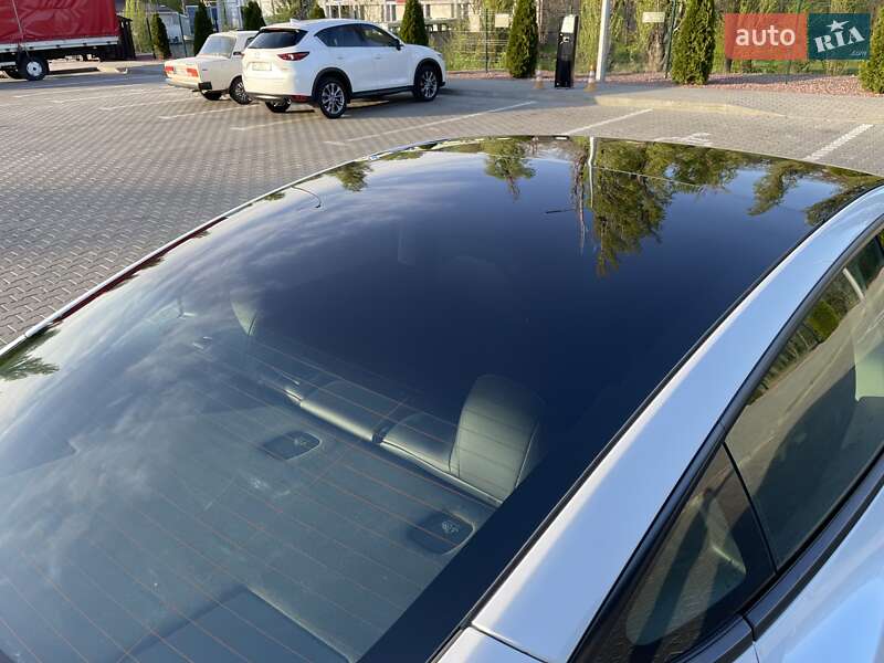 Седан Tesla Model 3 2021 в Кременчуге