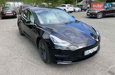 Седан Tesla Model 3 2019 в Киеве