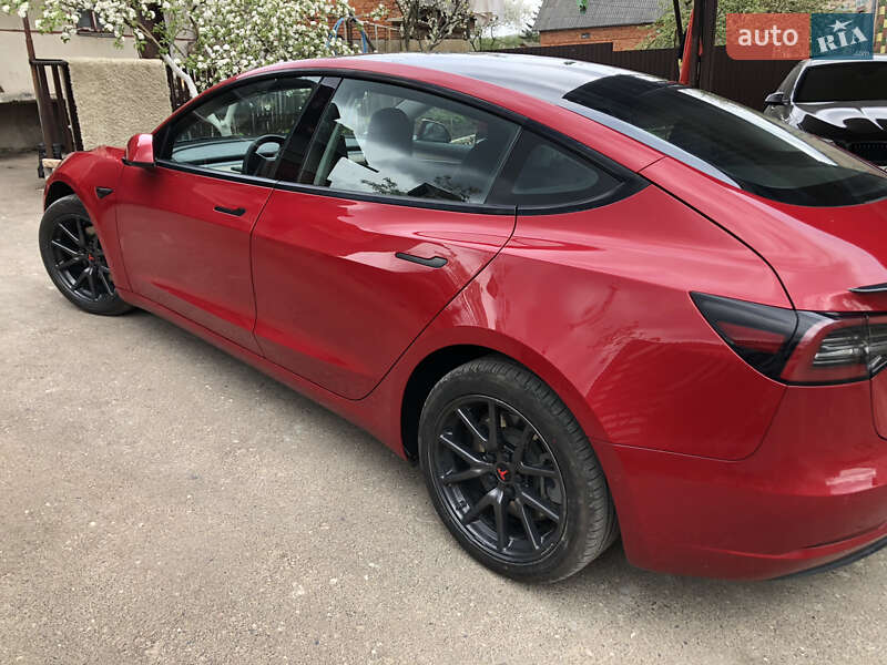 Седан Tesla Model 3 2021 в Тернополі