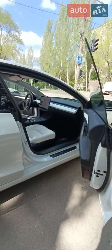 Седан Tesla Model 3 2021 в Запоріжжі